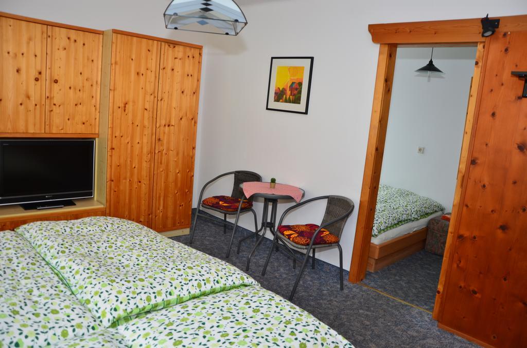 Haus Dachstein Schnitzer Hotel Eben Im Pongau Bilik gambar