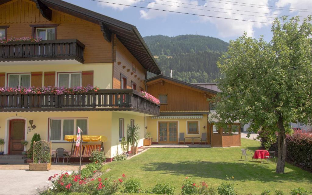 Haus Dachstein Schnitzer Hotel Eben Im Pongau Luaran gambar